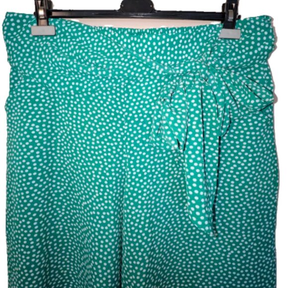 NWT Max Studio Kelly Green Polka Dot Cropped Wide Leg Pants - Picture 2 of 3